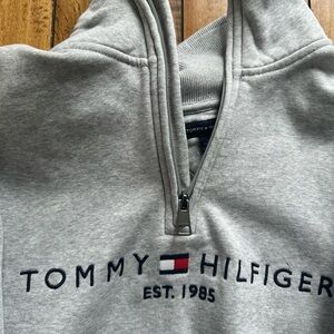 Tommy Hilfiger Light Gray Embroidered Logo Quarter-Zip Hoodie